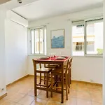 Апартаменты 50m Plage, Clim & Wifi
