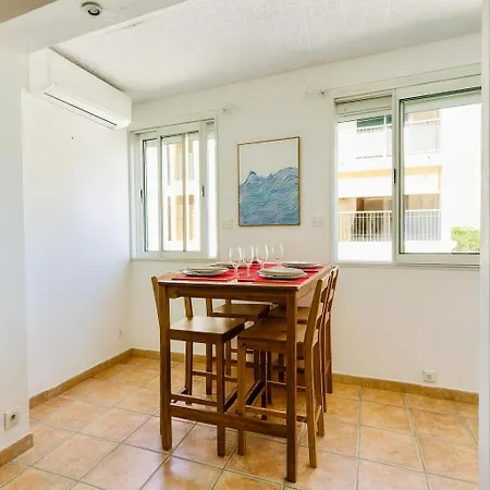 Apartment 50m - T2 Climatises, & Wifi