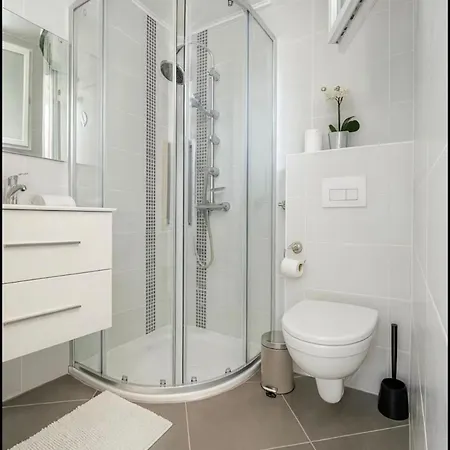 Apartment 50m - T2 Climatises, & Wifi *
