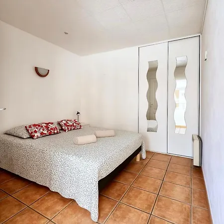 Apartment 50m - T2 Climatises, & Wifi