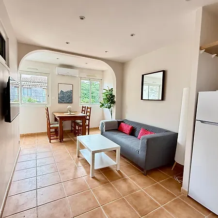 Apartmán 50m - T2 Climatises, & Wifi *