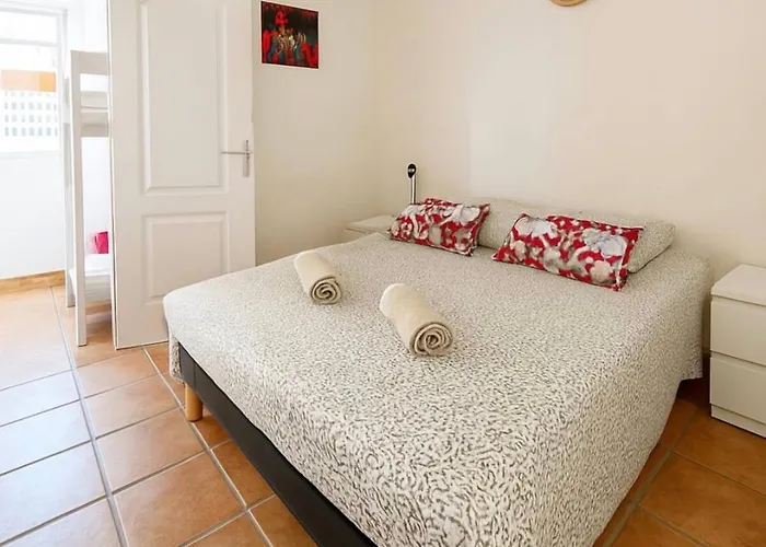 50m Plage, Clim & Wifi Apartament