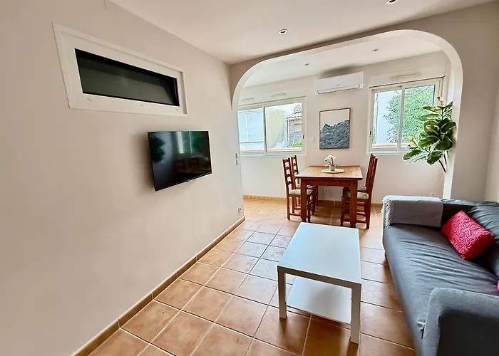 Apartament 50m Plage, Clim & Wifi *